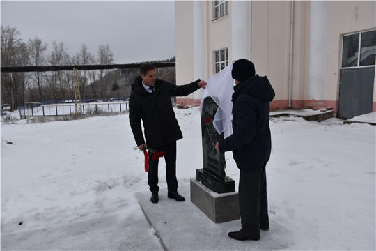 В Козловке открыли памятник «Детям войны и труженикам тыла»