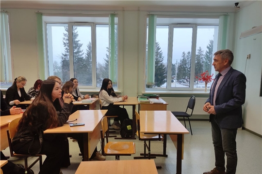 Научно-популярная встреча профессора Александра Иваницкого с учащимися Красночетайской школы