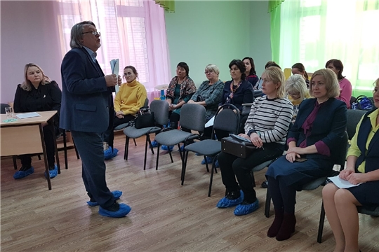 Профессор Олег Волков встретился с воспитателями дошкольных образовательных учреждений района