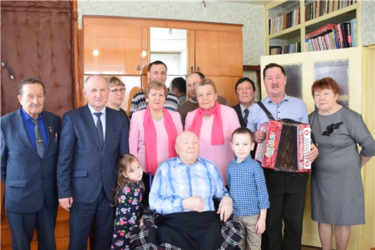 Свой 90-летний юбилей отмечает ветеран труда  Николай Петрович Стафик