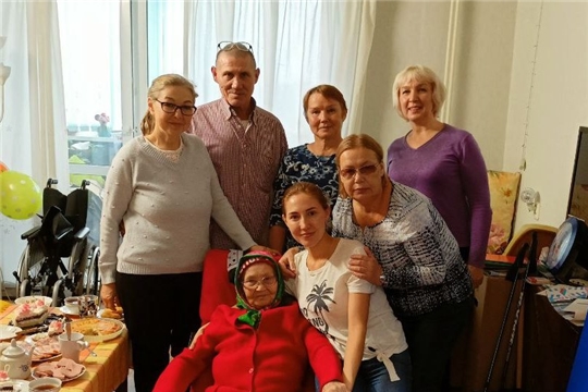 Жительница Ленинского района Вера Орлова празднует свое 90-летие