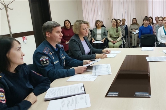 В Ленинском районе социальные педагоги школ и техникумов обсудили вопросы безопасности детей