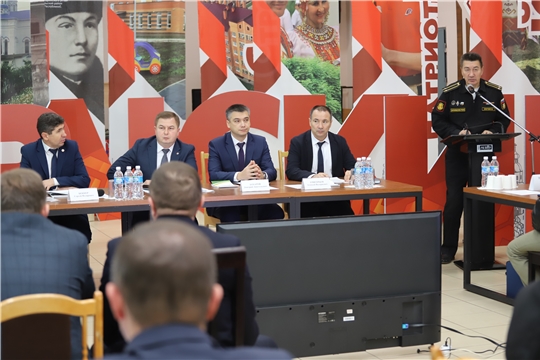 Под председательством вице-премьера Правительства Чувашии Владимира Степанова прошло заседание координационных центров по вопросам оказания помощи семьям мобилизованных