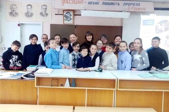 Елена Николаева приняла участие в проекте «Разговоры о важном» в МБОУ «Сутчевская СОШ»