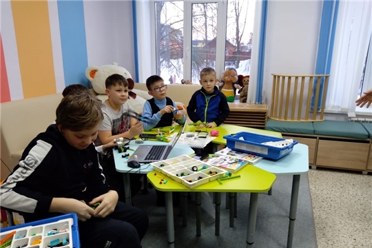Участники пресс-тура познакомились с деятельностью Детской библиотеки Мариинско-Посадского муниципального округа