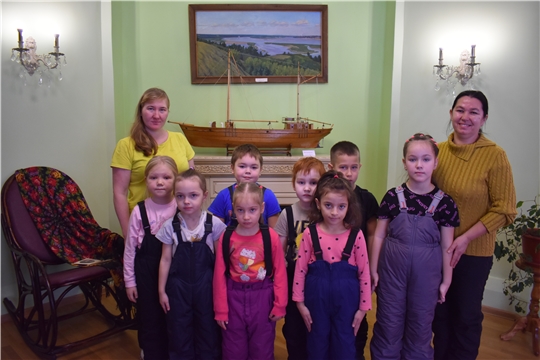 Воспитанники детского сада «Радуга» посетили музей купеческого и мещанского быта