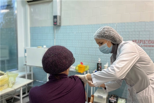 Выездная бригада Городского клинического центра провела вакцинацию на Чебоксарской ТЭЦ-2