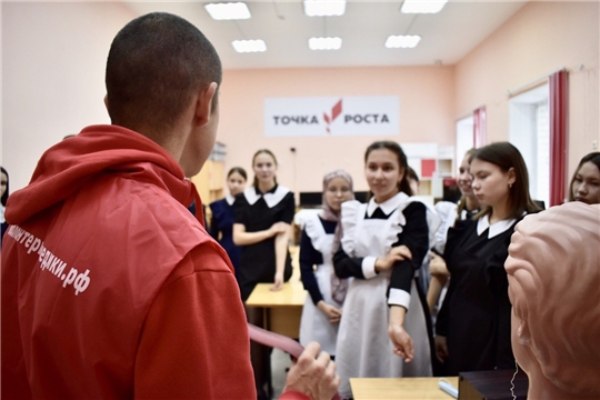 Волонтеры-медики Чувашии провели образовательные школы на территории Чувашской Республики