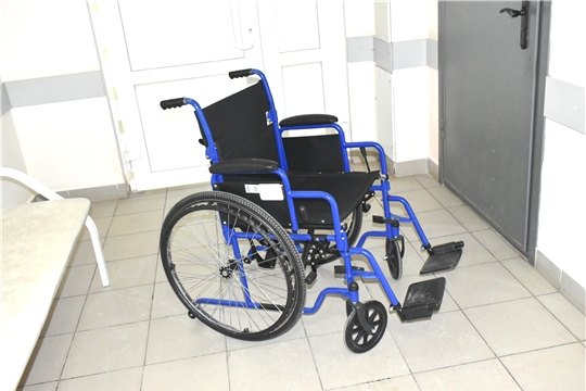 Доступная среда: в Республиканский кардиодиспансер поступили каталки и кресла-коляски