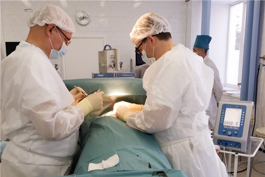 Операции на щитовидной железе в госпитале ветеранов войн проводят с использованием нейромонитора