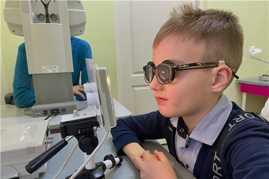 В кабинете охраны зрения Батыревской больницы прошли лечение более 500 детей