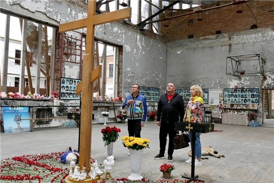 Коллектив Русского драматического театра почтил память погибших в Беслане