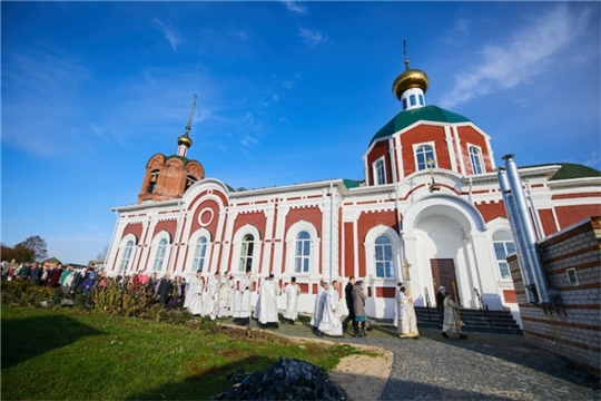 Великое освящение отреставрированного храма в честь Живоначальной Троицы в селе Оринино Моргаушского района