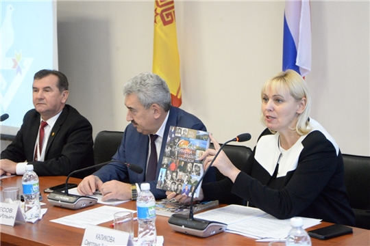 Светлана Каликова презентовала книгу «Славные имена Земли чувашской»