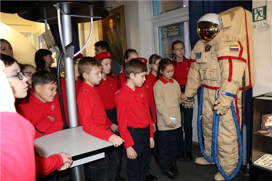 В музее космонавтики открылась выставка «Эмблемы космических экипажей»