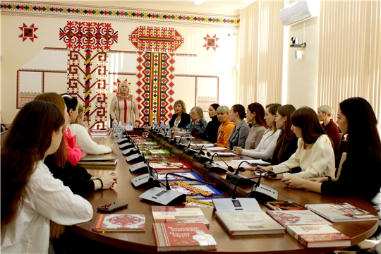 Институт культуры провел конференцию, посвящённую Дню чувашской вышивки