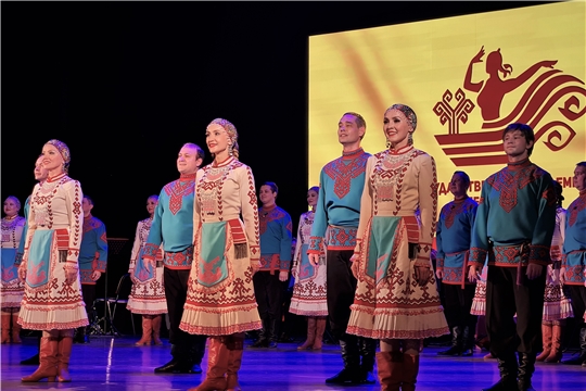 Чувашский госансамбль песни и танца продолжил фестиваль чувашской музыки