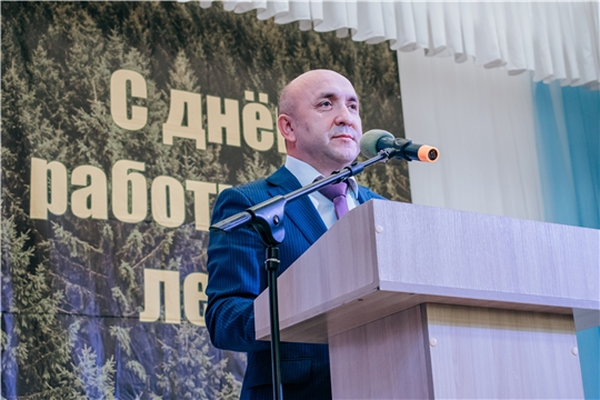 Сергей Артамонов поздравляет с Днём работников леса и лесоперерабатывающей промышленности