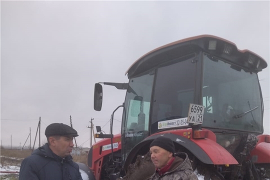 В Цивильском районе Чувашии убирают капусту, помогают родственники и односельчане