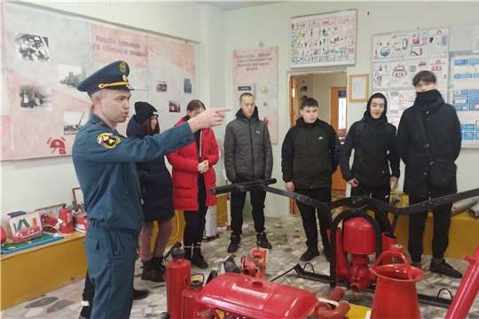 День открытых дверей провели для студентов Батыревского агротехникума в пожарной части №26