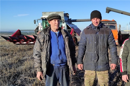 Аграрии Канашского района продолжают уборку подсолнечника