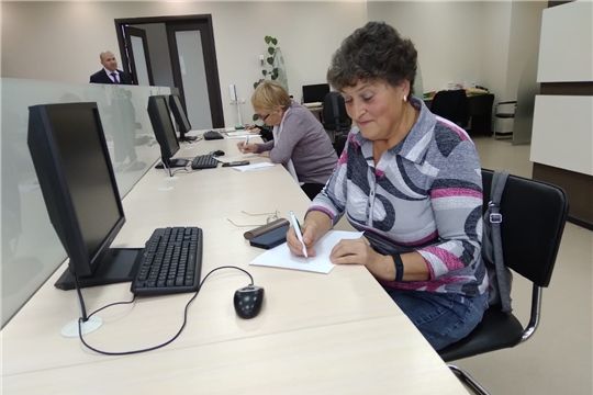 Получатели услуг Новочебоксарского центра соцобслуживания стали победителями регионального этапа чемпионата по финансовой грамотности