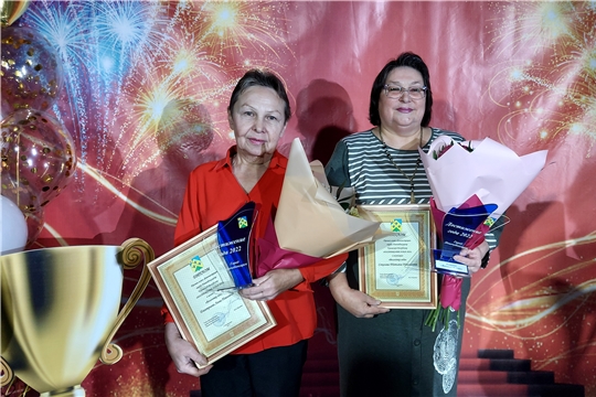 Новочебоксарских волонтеров наградили премией главы администрации