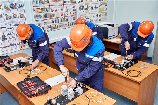 65 работников промышленных предприятий  прошли обучение и сохранили занятость