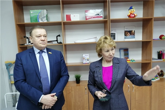 Вице-спикер чувашского парламента побывал в столичном Комплексном центре