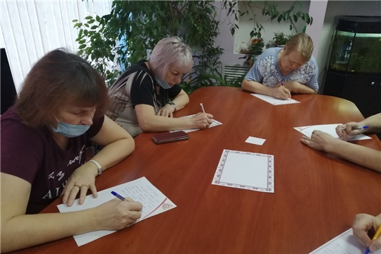В Чебоксарах волонтёры серебряного возраста присоединились к акции «Тепло для героя»