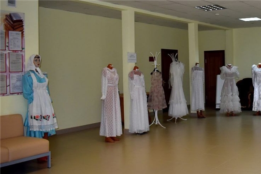 Выставка свадебных платьев открылась в отделе ЗАГС администрации Яльчикского района