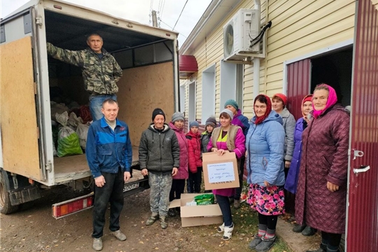 Акция «Своих не бросаем» в Моргаушском районе: жители с. Тойгильдино, д.Шептаки и Ижелькасы собрали целую машину овощей для российских солдат