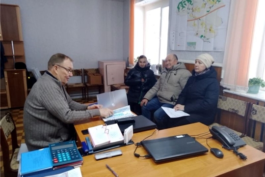 Депутаты Собрания депутатов Моргаушского муниципального округа в Орининском поселении  провели прием граждан по  личным вопросам