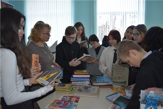 Обзор книжных новинок «Чтение в радость» в Моргаушской центральной районной детской библиотеке имени А.Г. Николаева