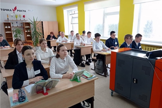 «Точка роста» стала площадкой обмена опытом для учителей-предметников Моргаушского округа