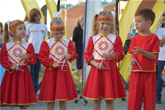 В Чебоксарах объявлен городской фотоконкурс национальных костюмов «Наряды России»