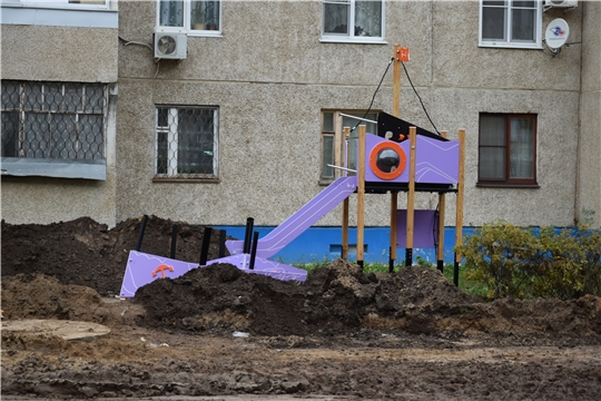 «Жилье и городская среда»: в Московском районе г. Чебоксары устанавливают новые детские площадки