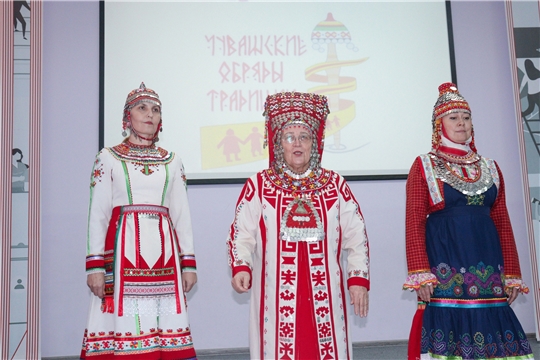 Культурный код: мастера народных промыслов знакомят молодежь г. Чебоксары с традициями и обрядами