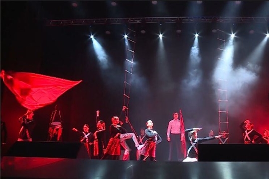 На сцене Дворца культуры Чувашского госуниверситета в пятый раз зажегся "Маяк"