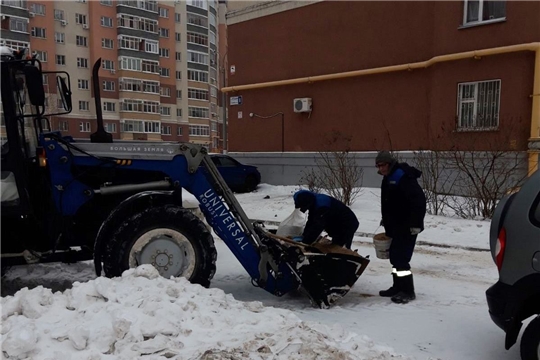 В Чебоксарах проверили, как жилищно-коммунальные службы и предприятия торговли справляются с содержанием территорий