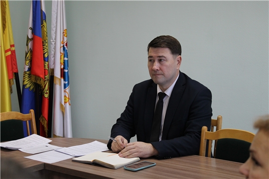 Концепцию новогоднего оформления столицы обсудили с управляющими компаниями Чебоксар