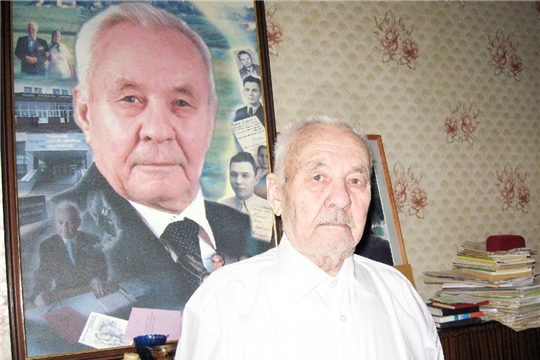 Сегодня чувашскому писателю и журналисту Ивану Яковлевичу Тенюшеву исполнилось бы 100 лет