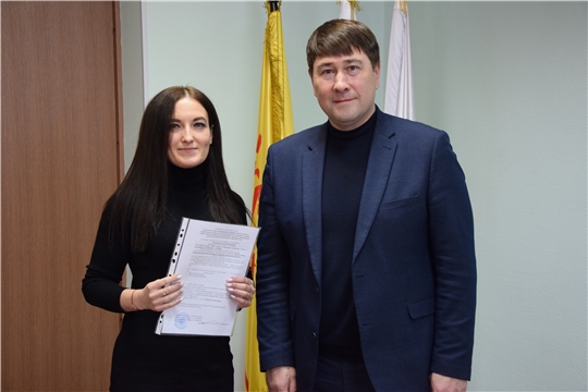 Нацпроект «Жилье и городская среда»: жителям г. Чебоксары вручены свидетельства на улучшение жилищных условий