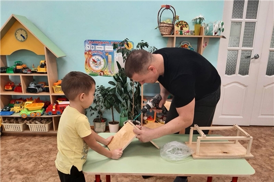 В Чебоксарах инициировали природоохранную акцию «Сложно птицам зимовать, будем птицам помогать»
