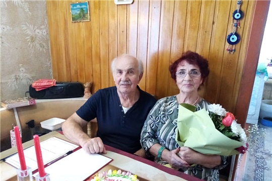 «Жить надо с любовью» - супруги Куренковы отметили бриллиантовую свадьбу