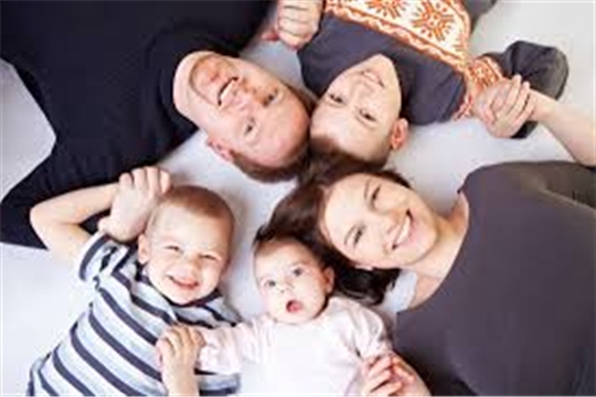 Что нужно знать родителям о ежемесячной денежной выплате семьям в случае рождения (усыновления) третьего ребенка или последующих детей