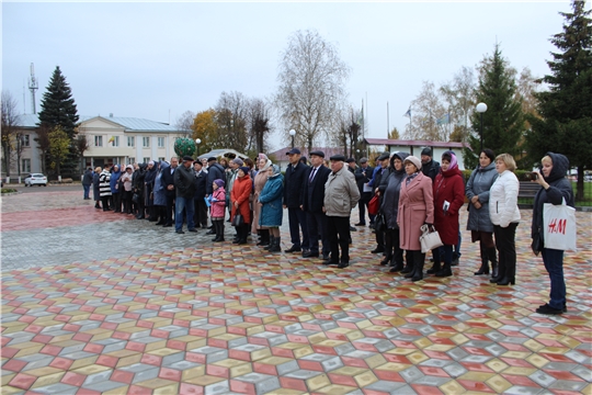 В Шемуршинском районе состоялся митинг-концерт "Своих не бросаем"