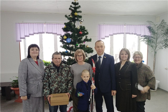 Акция «Ёлка желаний» стартовала в администрации Шемуршинского муниципального округа
