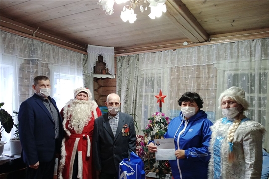 В Шемуршинском муниципальном округе стартовала акция «С Новым годом, ветеран!»