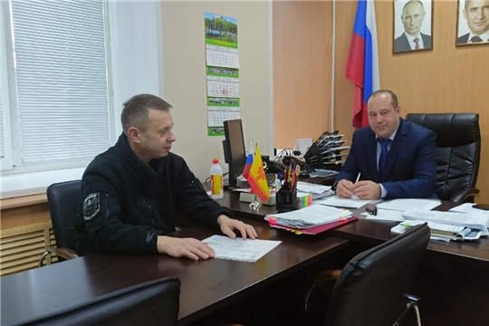 Глава Шемуршинского муниципального округа Александр Чамеев провел встречу с участником специальной операции